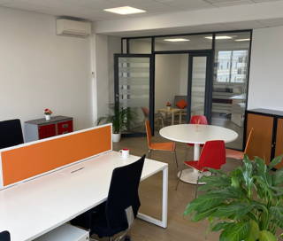 Bureau privé 30 m² 6 postes Location bureau Rue Marcellin Berthelot Aix-en-Provence 13290 - photo 1